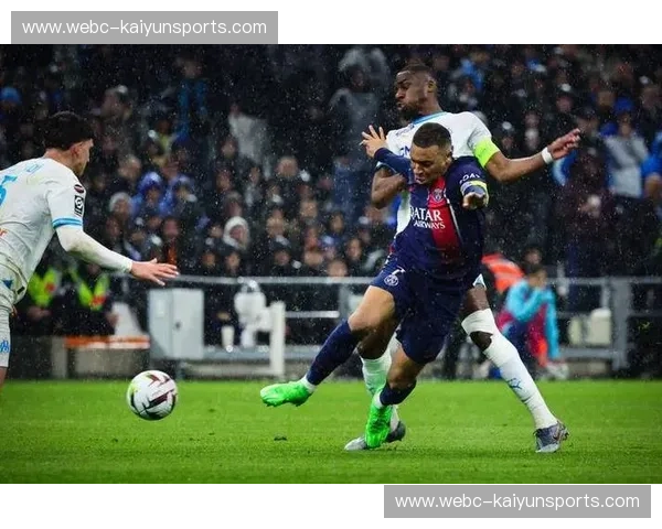 法甲巅峰博弈：当巴黎圣日耳曼的璀璨星光，遇见里尔的铁血反击